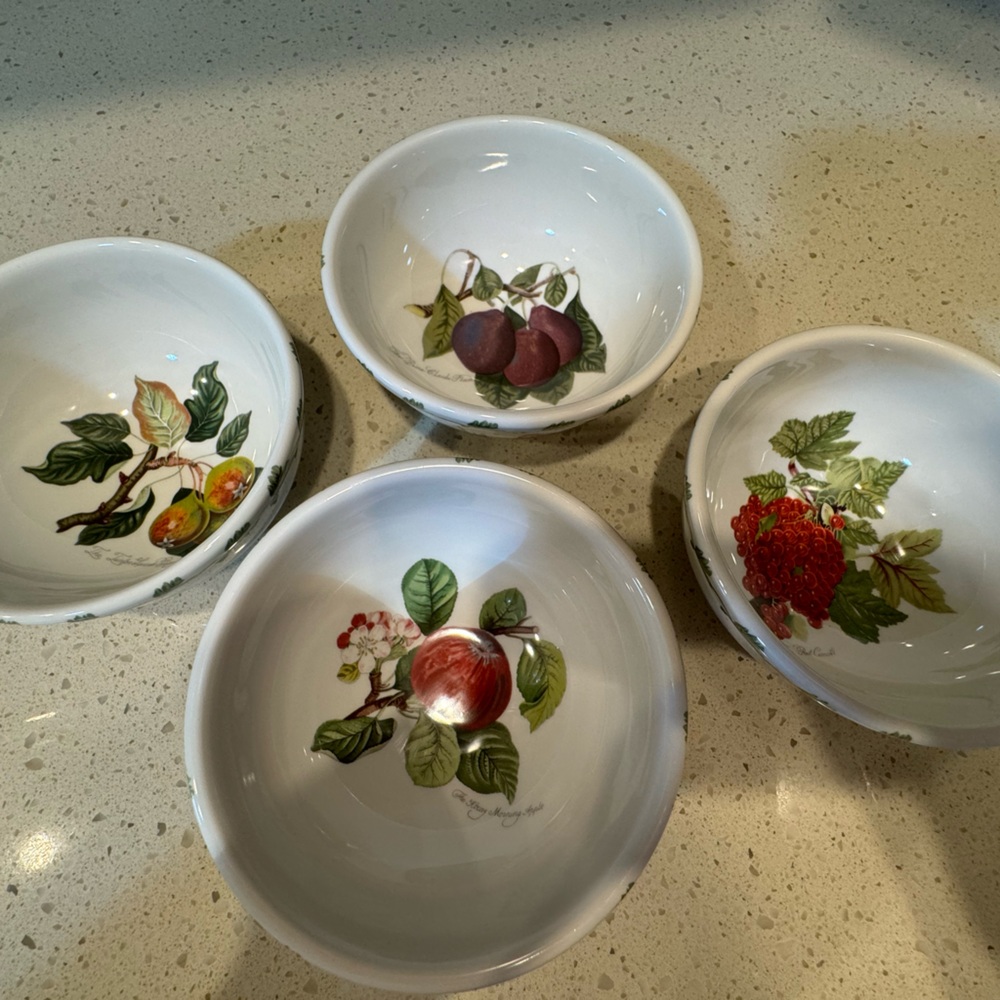 Four Portmeirion Pomona pattern bowls